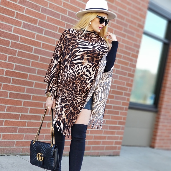 Leopard Print Poncho - Picture 2 of 7